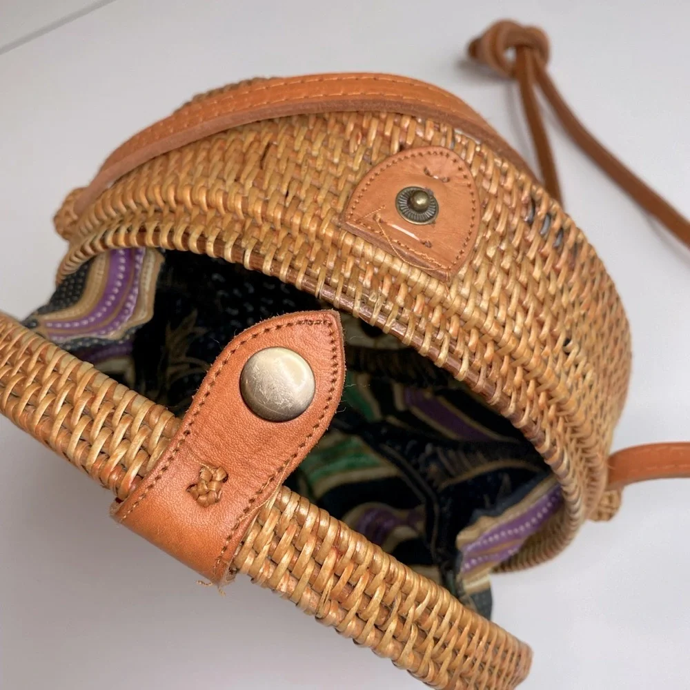 Amarii handmade woven 🌾rattan bag - Picture 5 of 9